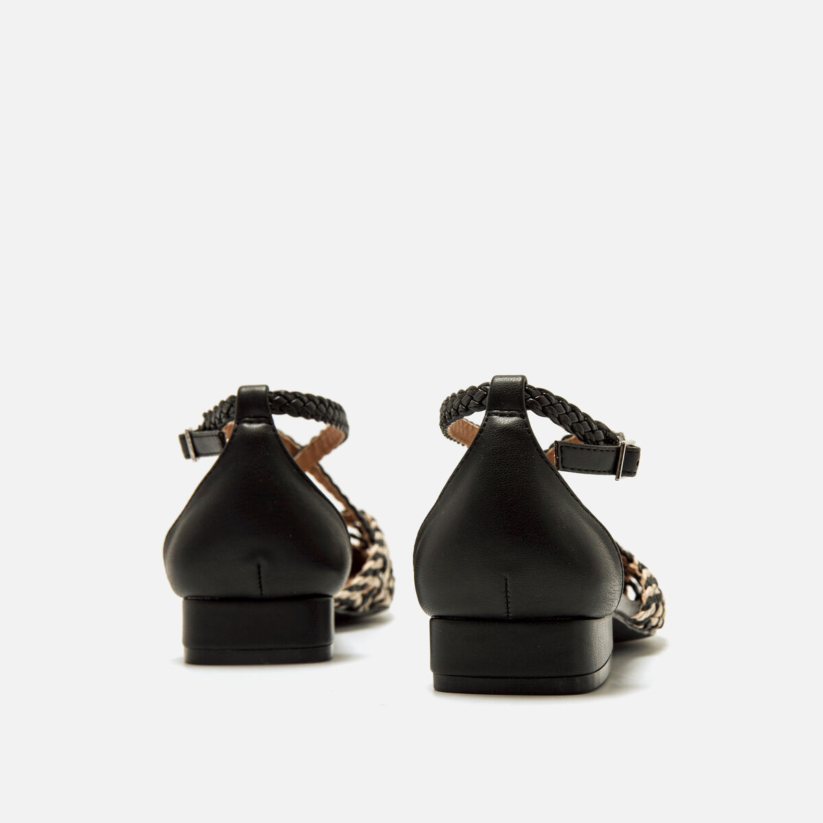 Chaussures plates pour Femme mod&egrave;le PUGLIA de MARIAMARE image number 2