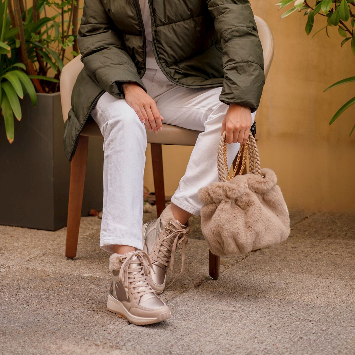 Bolsos de mano de Mujer modelo BOMBO de MARIAMARE image number 3