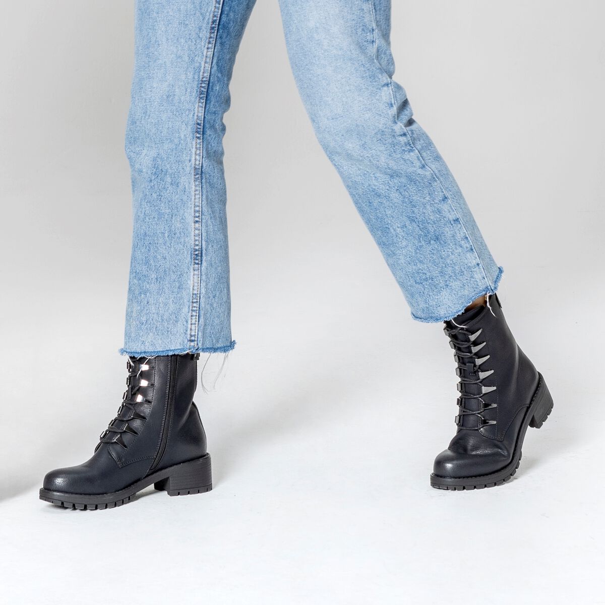 Botines planos de Mujer modelo ALTEA de MARIAMARE image number 2